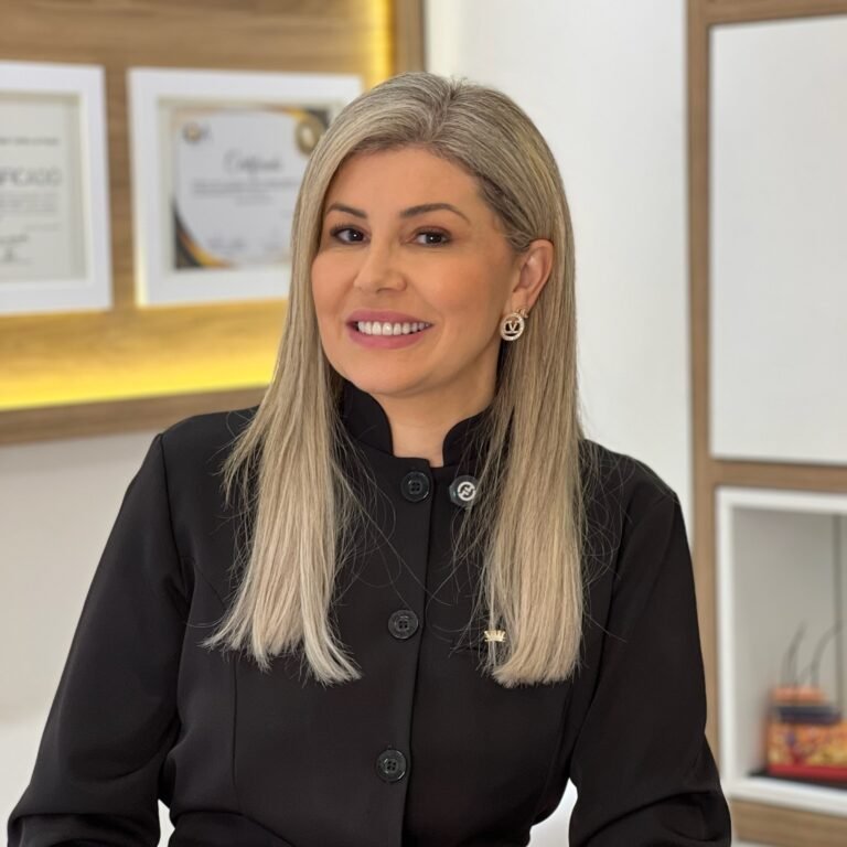 Dra. Débora Fontanella de perfil.